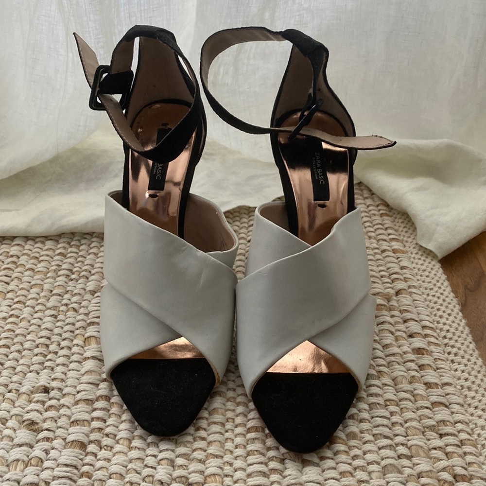 Zara black and white Heals